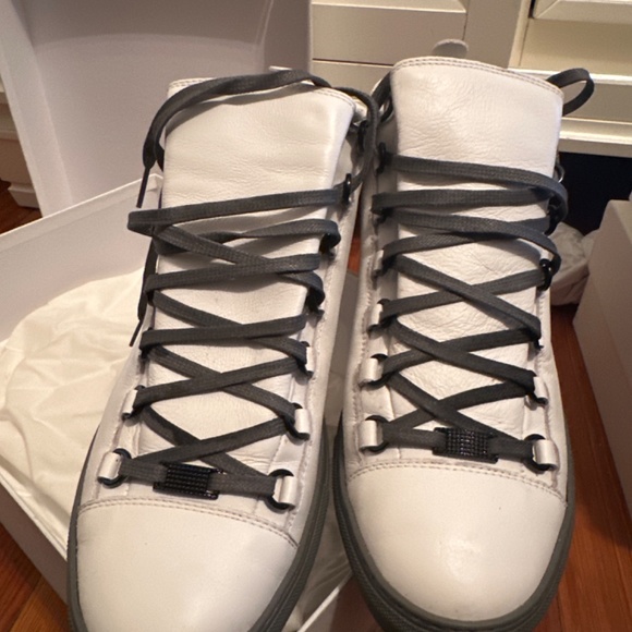 Designer white sneakers - Picture 6 of 7